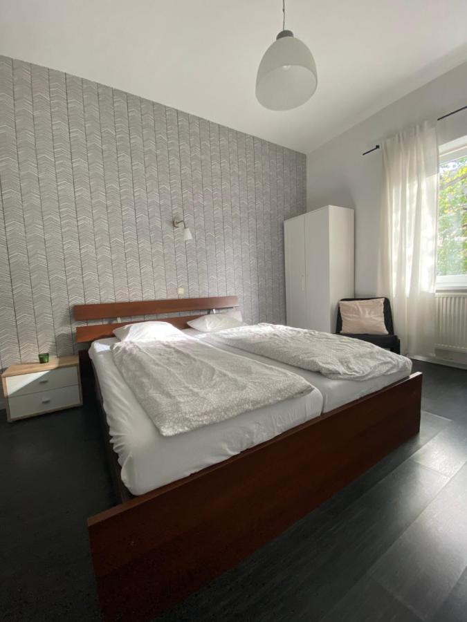 W28 / Beethoven Room Пиещани Екстериор снимка